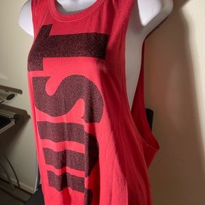 Nike Muscle Shirt Women Size Medium
Preowned in good condition